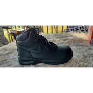 4019) Nike Youth Unisex Black Manoa Leather Sneakers Grade School Size 4Y
